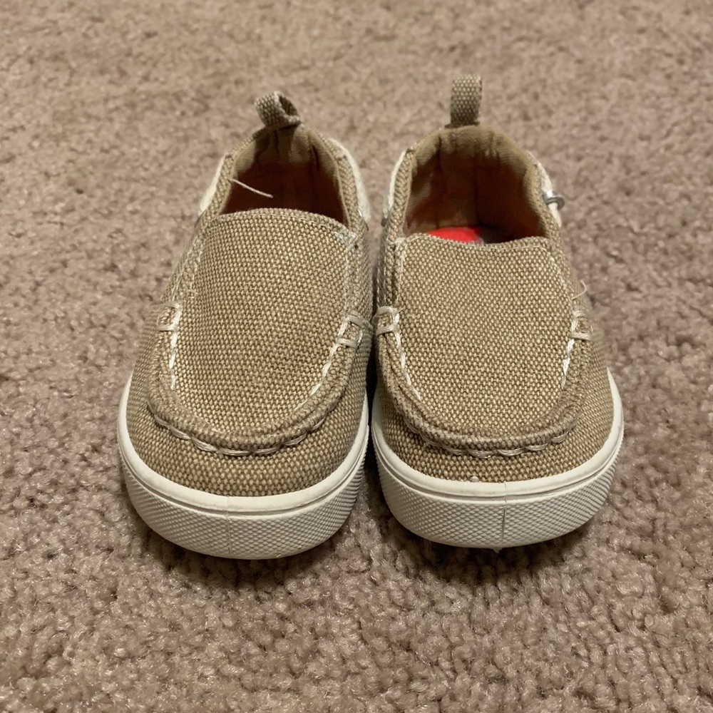 Casual shoes